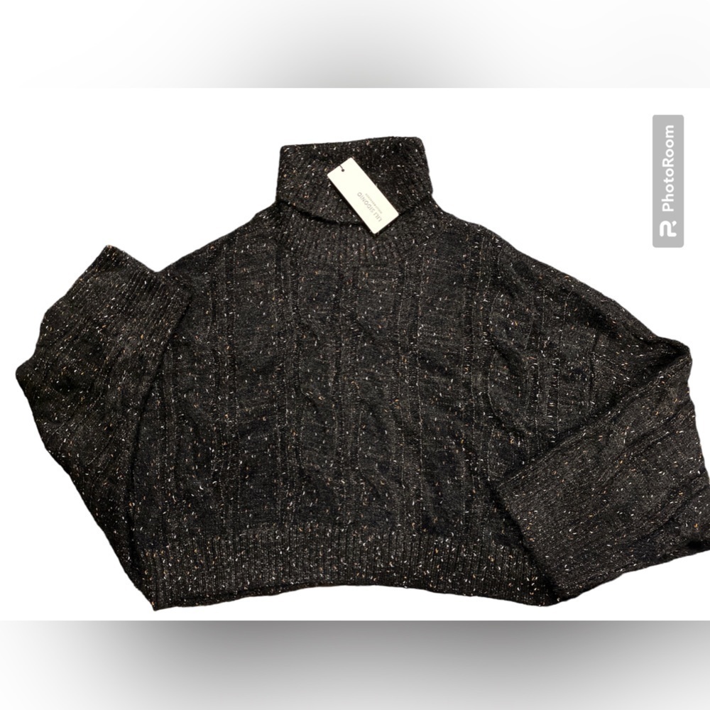 LILI SIDONIO CROPPED BLACK KNIT SWEATER SIZE M